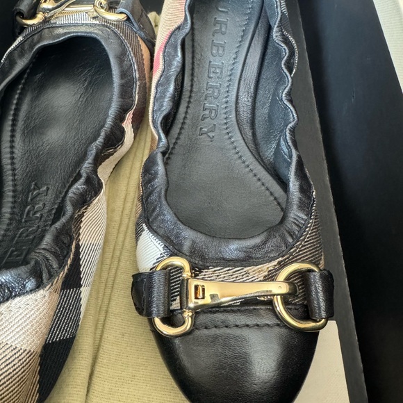 Burberry ballet flats size 7 brand new condition never worn - Picture 3 of 5